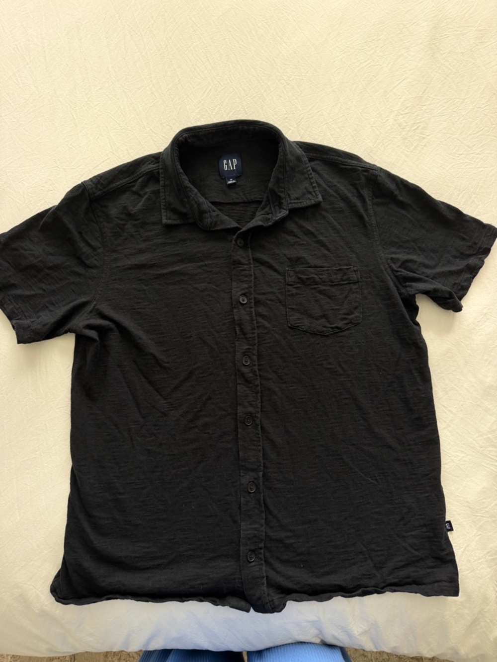 GAP Men’s Black Short-Sleeve Button-Down Shirt with Chest Pocket